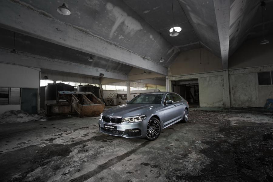  BMW 530i Sedan M Sport (G30) 2017 года  (MY) (фото 16 из 16)